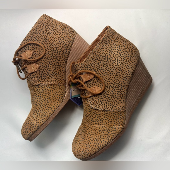 TOMS - Womens Kala Bootie, Size: 7.5 B(M) Color: Tan Mini Cheetah Suede - NWT - Picture 5 of 14